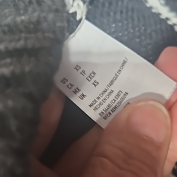 AMERICAN EAGLE OUTFITTERS SWEATER - Picture 3 of 4